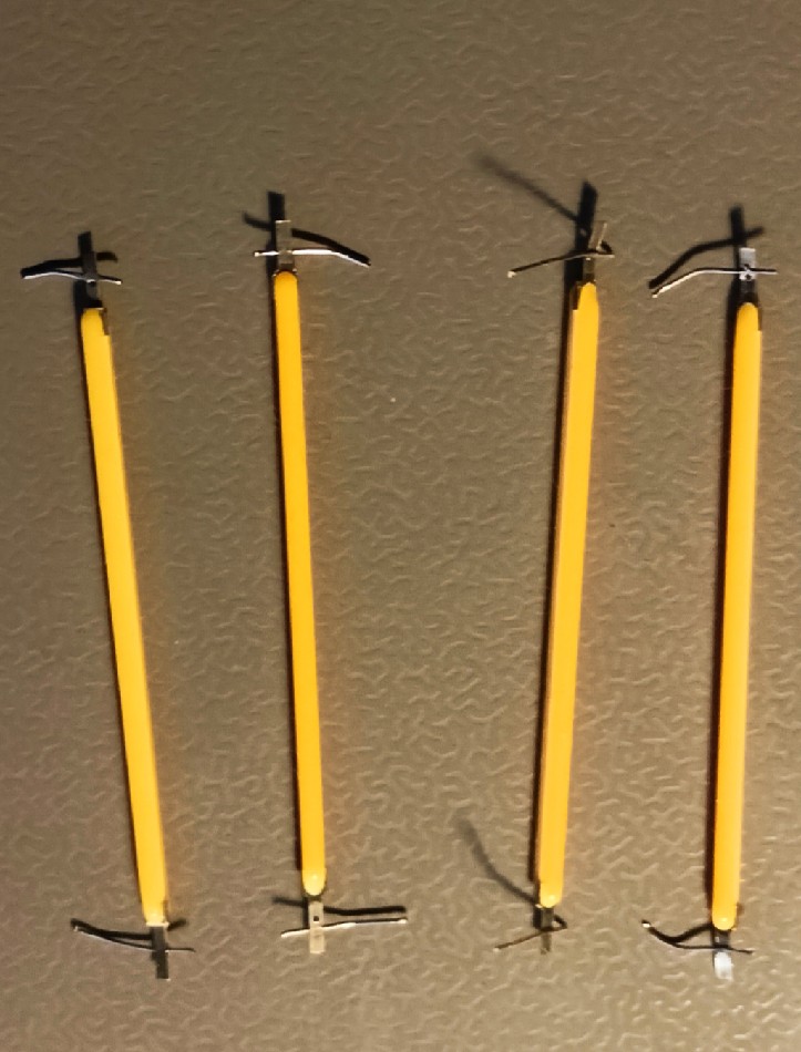 die 4 Leuchtstraenge, die alle in Reihe geschaltet waren