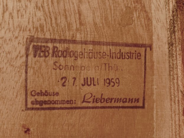 Produktionsstempel im Gehaeuse. Das Gehaeuse wurde einen Tag vor dem Chassis gebaut.